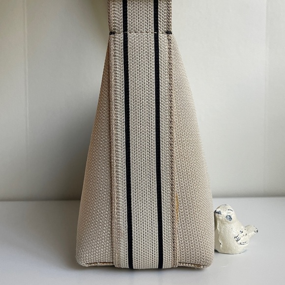 Rothy’s The Casual Crossbody Color Parchment - Picture 7 of 16